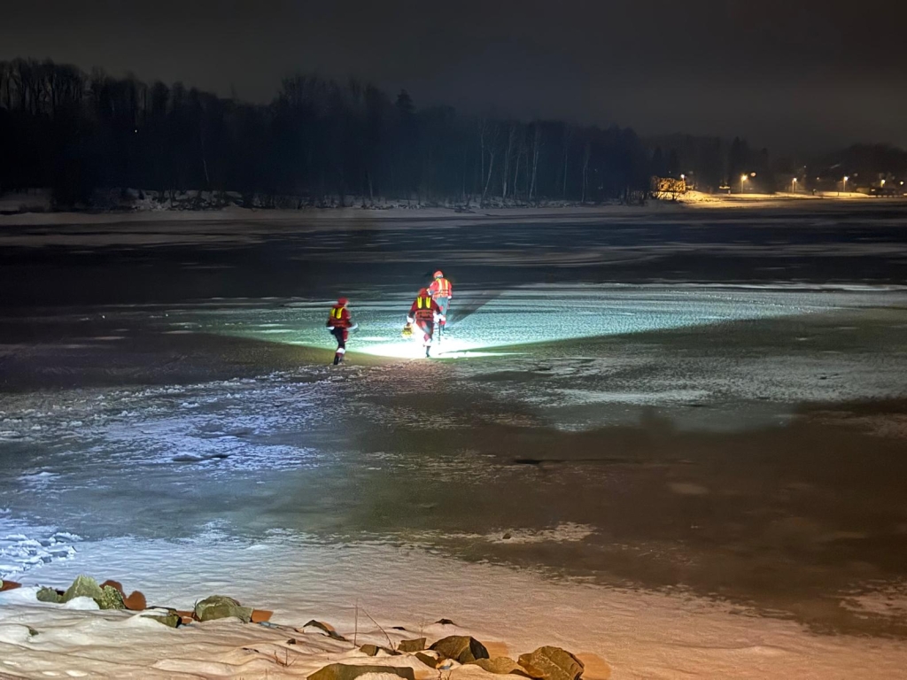 Nácvik záchrany osob z ledu_4