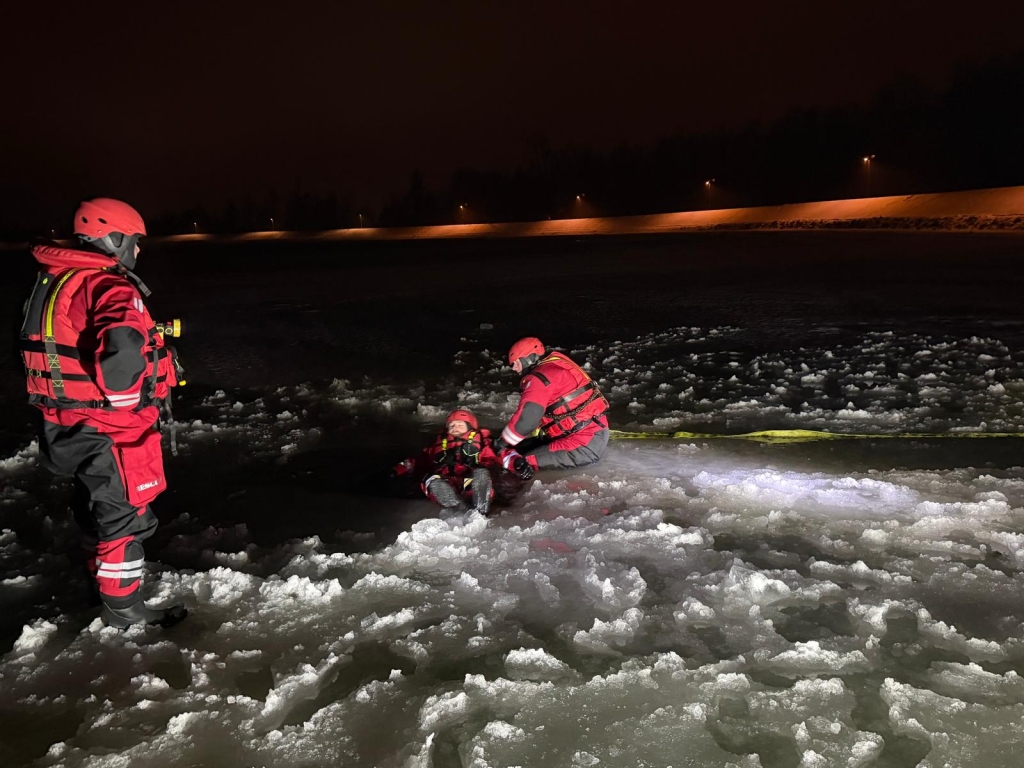 Nácvik záchrany osob z ledu_30