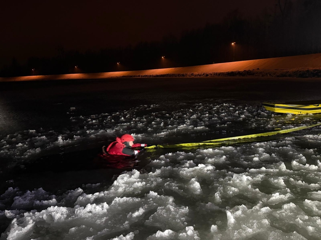 Nácvik záchrany osob z ledu_37