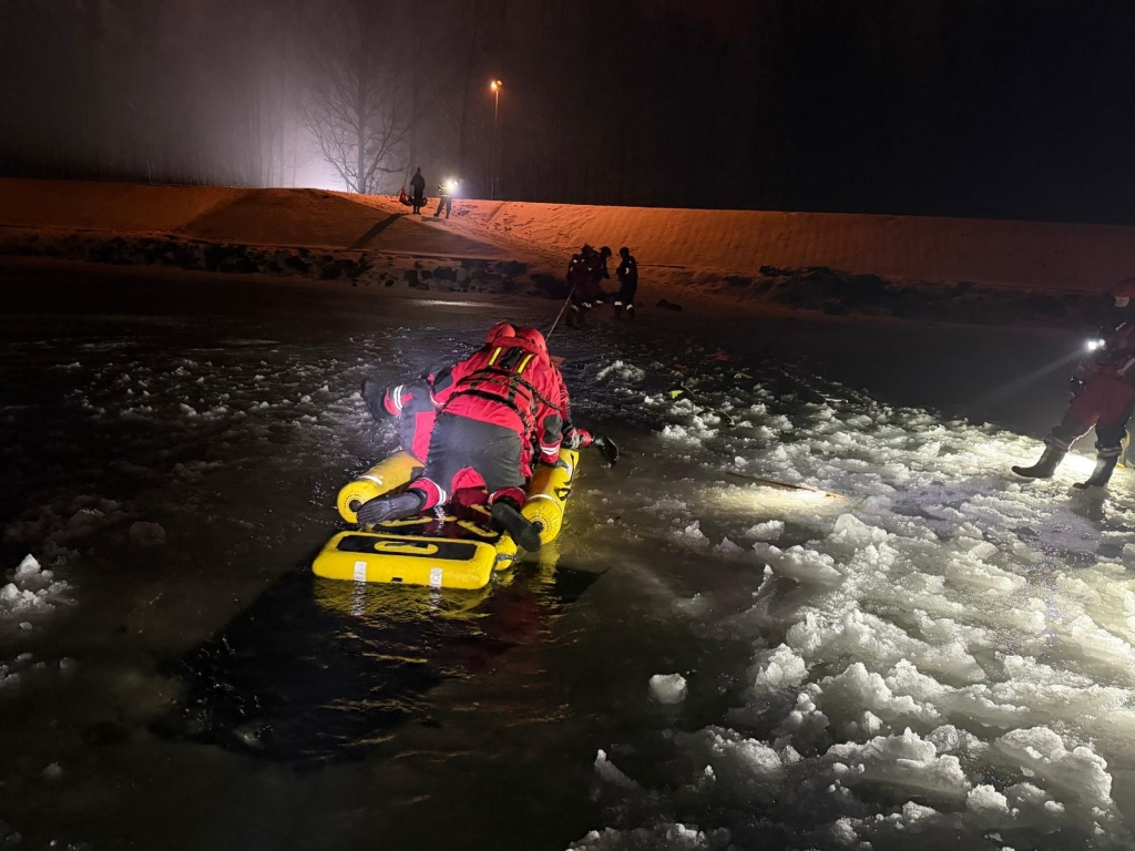 Nácvik záchrany osob z ledu_45